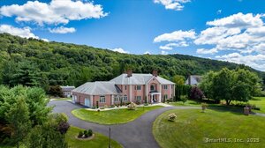 Homes for sale in Simsbury, CT | 24 Hunting Ridge Dr, Simsbury, CT 06070 | MLS# 24135453