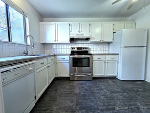 Homes for sale in Southbury, CT | 563 Heritage Vlg #F, Southbury, CT 06488 | MLS# 24134592