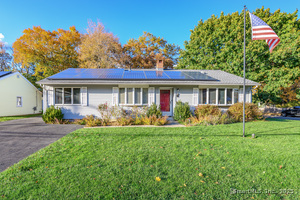 Homes for sale in East Hartford, CT | 70 Green Manor Dr, East Hartford, CT 06118 | MLS# 24134615