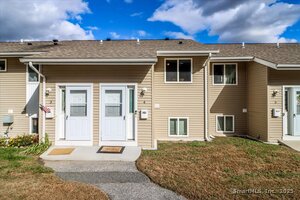 Homes for sale in New Milford, CT | 466 Danbury Rd #APT 4, New Milford, CT 06776 | MLS# 24136030