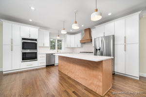 Homes for sale in Avon, CT | 12 Verville Rd, Avon, CT 06001 | MLS# 24136086