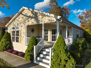 Homes for sale in Ledyard, CT | 22 Cliff Rd, Ledyard, CT 06339 | MLS# 24136076