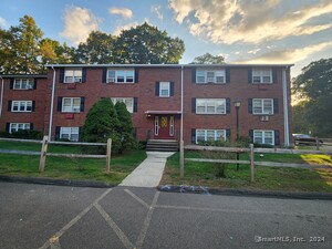 Homes for sale in Branford, CT | 73e Briarwood Ln #E, Branford, CT 06405 | MLS# 24136226