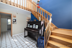 Homes for sale in Simsbury, CT | 18 Meadowlark Rd, Simsbury, CT 06092 | MLS# 24134906