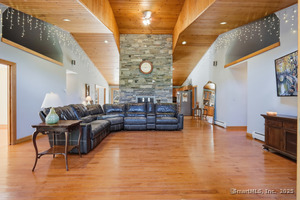 Homes for sale in Killingly, CT | 679 Bailey Hill Rd, Killingly, CT 06241 | MLS# 24135571