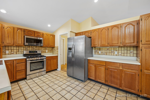 Homes for sale in New Britain, CT | 28 Weigands Dr, New Britain, CT 06052 | MLS# 24135603