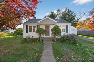 Homes for sale in Norwich, CT | 8 Quinebaug Rd, Norwich, CT 06360 | MLS# 24136544