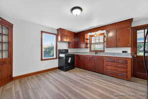 Homes for sale in Norwich, CT | 8 Quinebaug Rd, Norwich, CT 06360 | MLS# 24136544