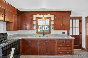 Homes for sale in Norwich, CT | 8 Quinebaug Rd, Norwich, CT 06360 | MLS# 24136544