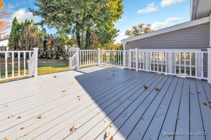 Homes for sale in Hamden, CT | 15 Smith Dr, Hamden, CT 06517 | MLS# 24136587