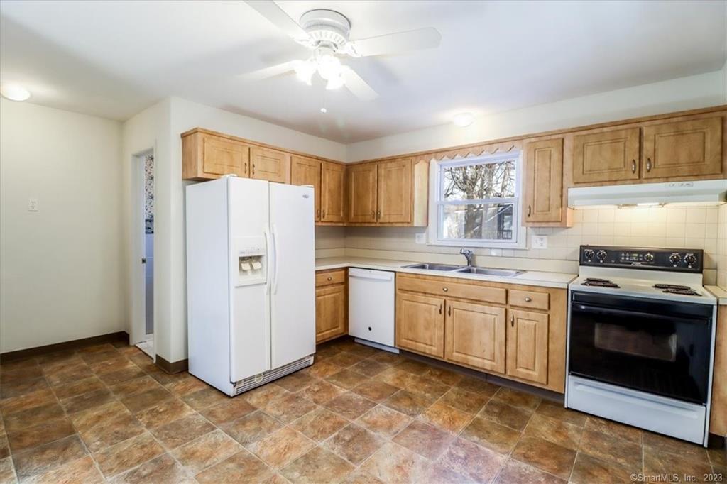 Photo 6 of 5 Somers Street, Danbury, CT