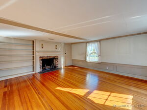 Homes for sale in Windsor Locks, CT | 114 Elm St, Windsor Locks, CT 06096 | MLS# 24136439