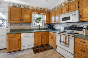 Homes for sale in Norwalk, CT | 7 Lycett Ct, Norwalk, CT 06850 | MLS# 24136653