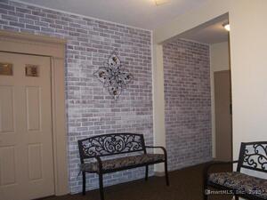 Homes for sale in Simsbury, CT | 40 Firetown Rd #APT 39, Simsbury, CT 06070 | MLS# 24136366