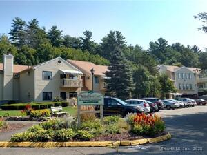 Homes for sale in Simsbury, CT | 40 Firetown Rd #APT 39, Simsbury, CT 06070 | MLS# 24136366