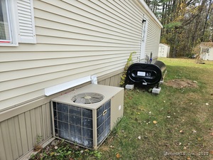 Homes for sale in Windham, CT | 23 Pond Way, Windham, CT 06256 | MLS# 24136779