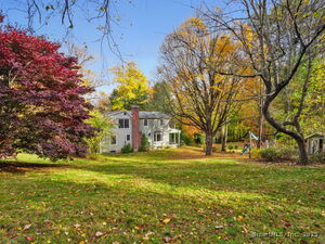 Homes for sale in Easton, CT | 68 High Ridge Rd, Easton, CT 06612 | MLS# 24136660