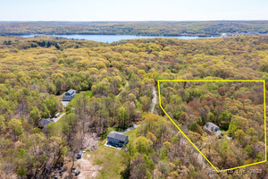 Homes for sale in Montville, CT | 127 Massapeag Rd, Montville, CT 06382 | MLS# 24136843