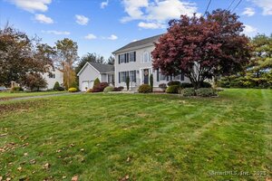 Homes for sale in North Haven, CT | 32 Justine Dr, North Haven, CT 06473 | MLS# 24136512