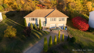 Homes for sale in Waterbury, CT | 147 Sprucedale Dr, Waterbury, CT 06706 | MLS# 24134681