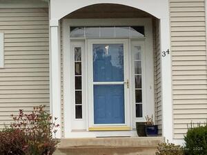 Homes for sale in Cromwell, CT | 34 Woodsboro Cir #34, Cromwell, CT 06416 | MLS# 24134359