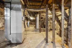 Homes for sale in Southington, CT | 1460 Meriden Ave, Southington, CT 06489 | MLS# 24136874