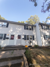 Homes for sale in Manchester, CT | 94 Middle Turnpike E #APT 4, Manchester, CT 06040 | MLS# 24127185