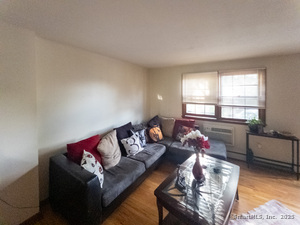 Homes for sale in Manchester, CT | 94 Middle Turnpike E #APT 4, Manchester, CT 06040 | MLS# 24127185