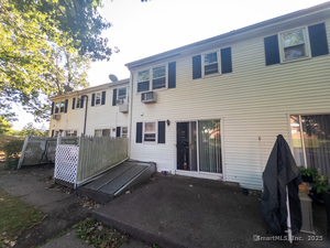 Homes for sale in Manchester, CT | 94 Middle Turnpike E #APT 4, Manchester, CT 06040 | MLS# 24127185