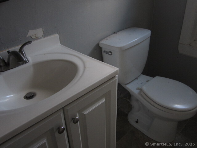 Homes for sale in Holyoke, MA | 13 Hampshire St, Holyoke, MA 01014 | MLS# 24137285