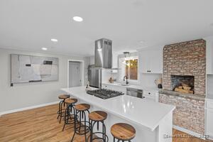 Homes for sale in Suffield, CT | 72 Spencer St, Suffield, CT 06078 | MLS# 24136574