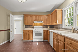 Homes for sale in Ridgefield, CT | 15 Laurel Hill Rd, Ridgefield, CT 06877 | MLS# 24137390