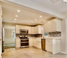 Homes for sale in Cheshire, CT | 25 Goldenrod Ct, Cheshire, CT 06410 | MLS# 24126484