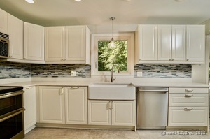 Homes for sale in Cheshire, CT | 25 Goldenrod Ct, Cheshire, CT 06410 | MLS# 24126484