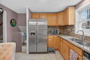 Homes for sale in East Hartford, CT | 103 Sparrowbush Rd, East Hartford, CT 06108 | MLS# 24137478