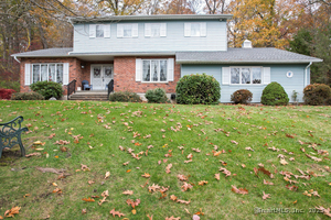 Homes for sale in Naugatuck, CT | 117 Stonefence Rd, Naugatuck, CT 06770 | MLS# 24136912