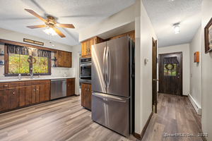 Homes for sale in Naugatuck, CT | 117 Stonefence Rd, Naugatuck, CT 06770 | MLS# 24136912