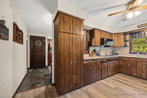 Homes for sale in Naugatuck, CT | 117 Stonefence Rd, Naugatuck, CT 06770 | MLS# 24136912