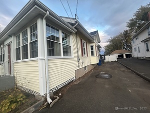 Homes for sale in Windsor, CT | 280 Deerfield Rd, Windsor, CT 06095 | MLS# 24137568