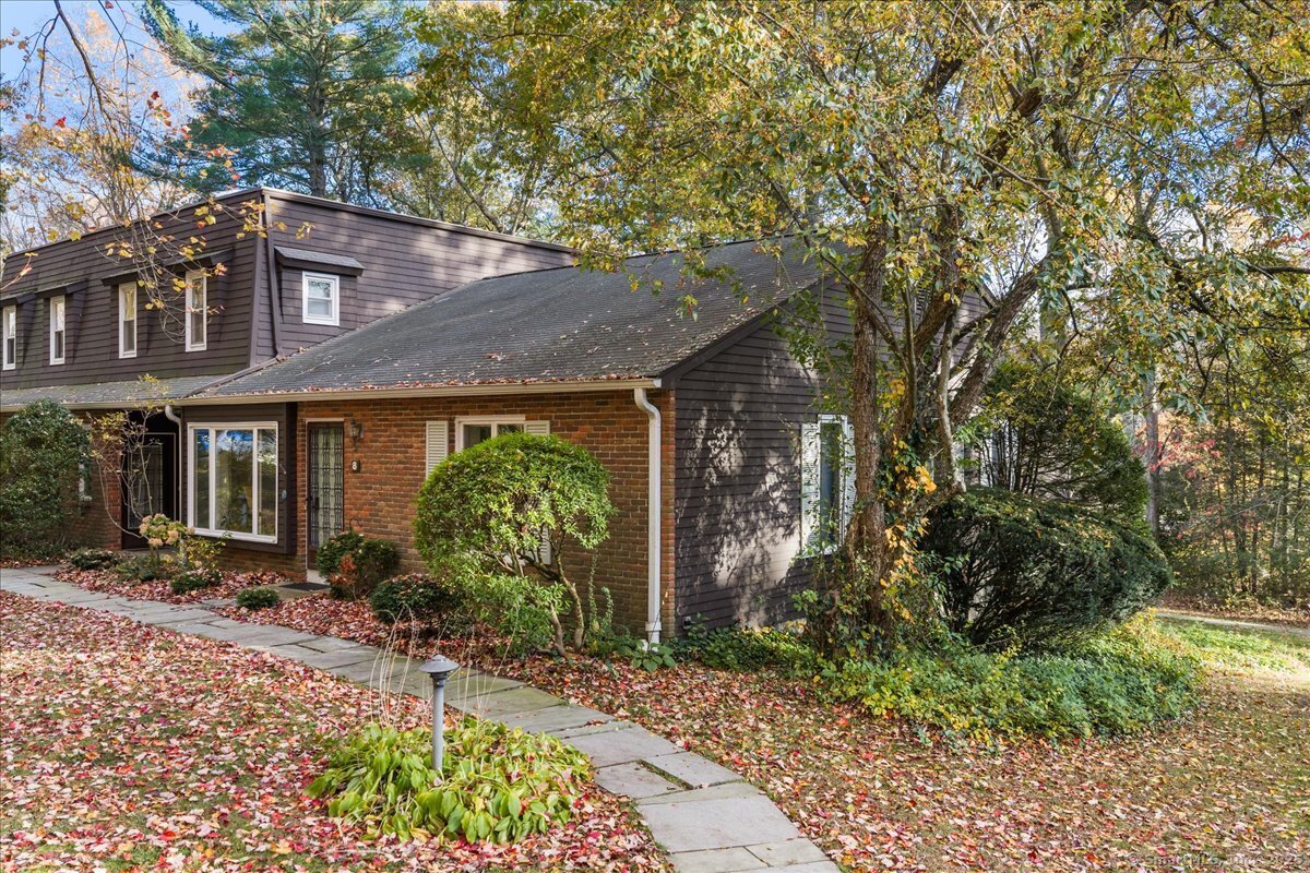 Photo 26 of 65 Main Street, Essex, CT