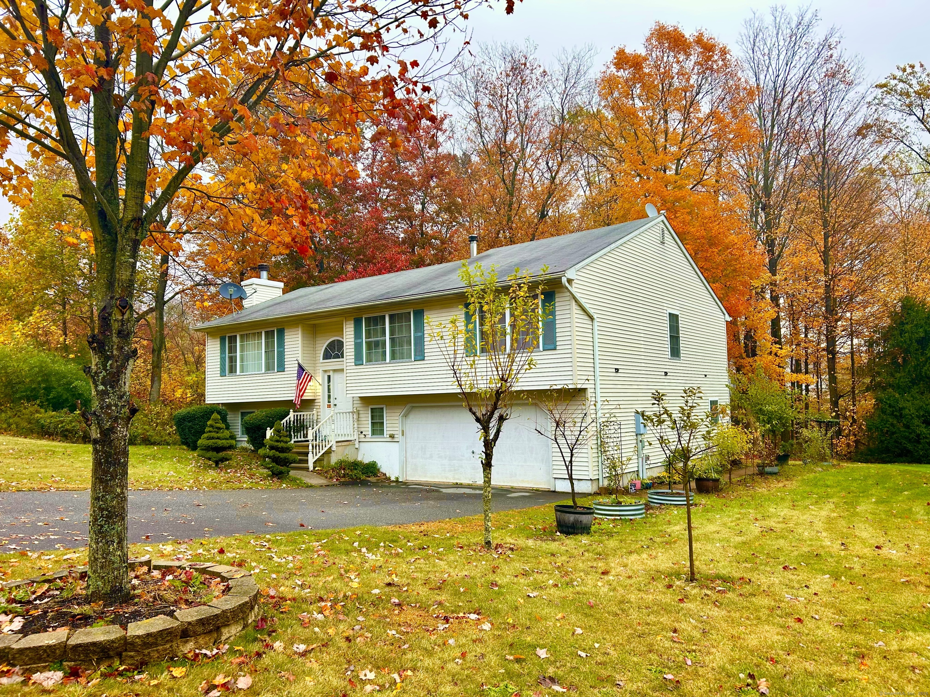 Homes for sale in Naugatuck, CT | 223 Osborn Rd, Naugatuck, CT 06770 | MLS# 24137626