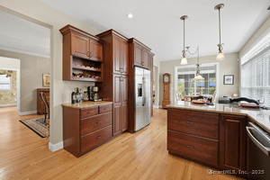 Homes for sale in Suffield, CT | 20 Greendale Dr, Suffield, CT 06078 | MLS# 24137680