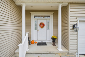 Homes for sale in Suffield, CT | 20 Greendale Dr, Suffield, CT 06078 | MLS# 24137680