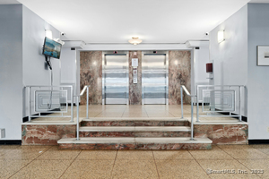 Homes for sale in Stamford, CT | 71 Strawberry Hl #305, Stamford, CT 06902 | MLS# 24137774