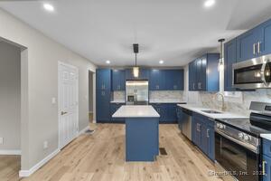 Homes for sale in Southington, CT | 49 Ledge Rd, Southington, CT 06489 | MLS# 24137952