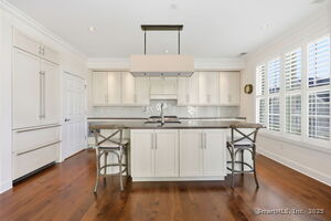 Homes for sale in Stamford, CT | 77 Havemeyer Ln #420, Stamford, CT 06902 | MLS# 24138086