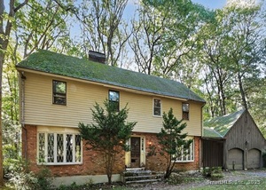 Homes for sale in Avon, CT | 51 Charing Cross, Avon, CT 06001 | MLS# 24132850