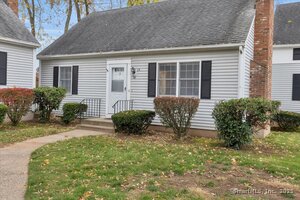 Homes for sale in Manchester, CT | 102 Wetherell St #APT 16, Manchester, CT 06040 | MLS# 24137747