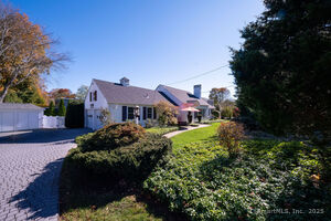 Homes for sale in Madison, CT | 35 Hotchkiss Ln, Madison, CT 06443 | MLS# 24136254