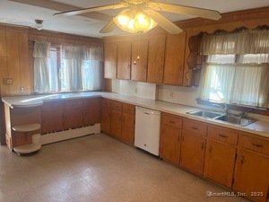 Homes for sale in Windsor Locks, CT | 15 Dickerman Ave, Windsor Locks, CT 06096 | MLS# 24138156